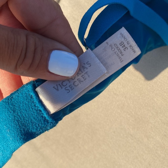 34B Victoria’s Secert - Picture 3 of 3